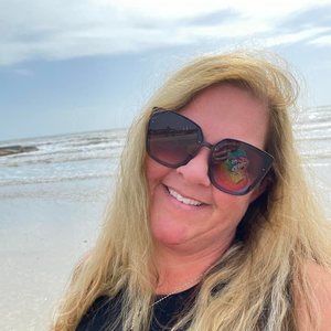 Meet your Posher, Candice